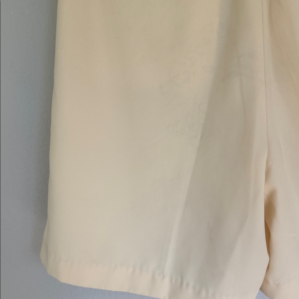 Vintage IZOD Club Antique Ivory high rise pleated Bermuda shorts size 10 - Picture 7 of 12